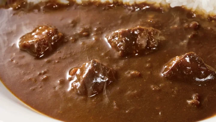 すき家の新ビーフカレーは何が違う?旧カレー・3種類・価格を比較
